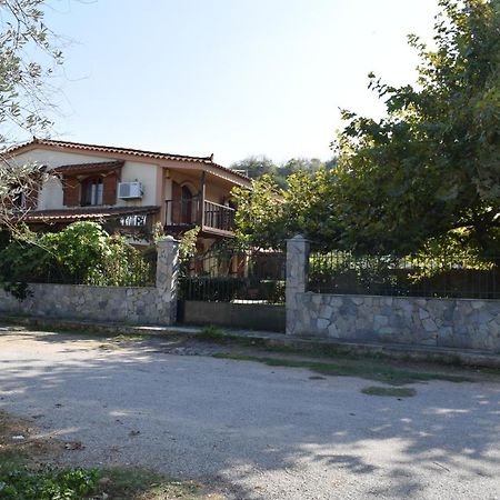 Family Villa Kalypso Oreu Exterior foto